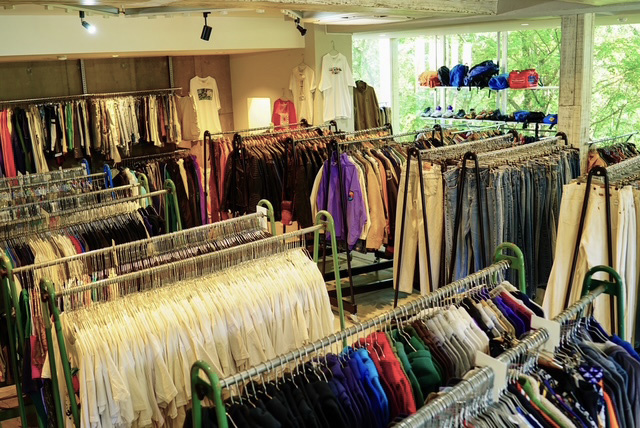 (Feeet)WHOLESALE　店頭在庫は6000～7000点