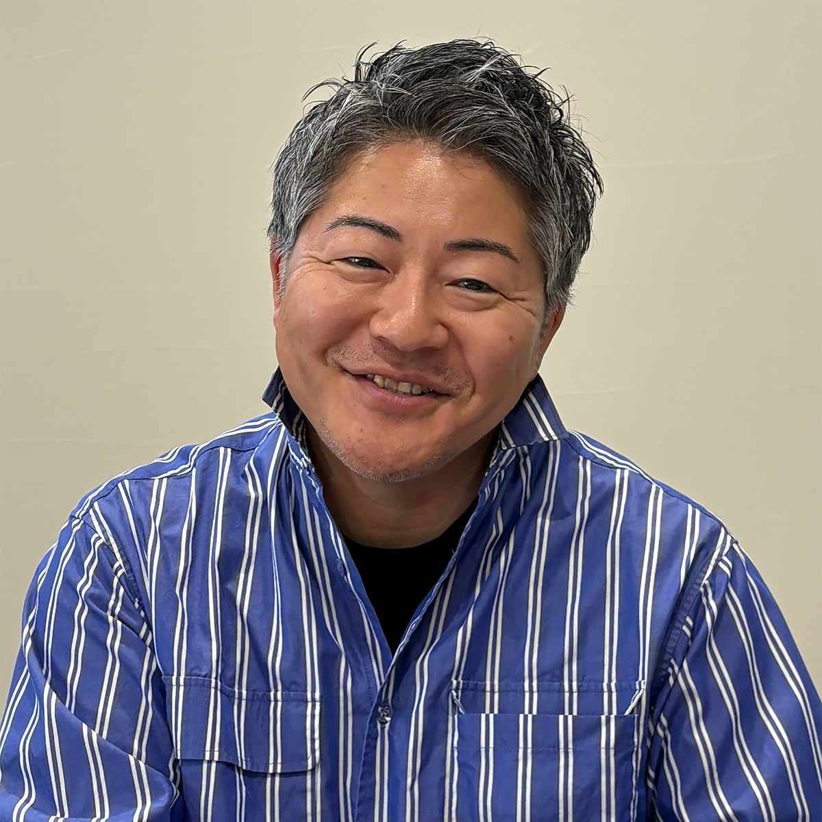 スタンディングポイント　若森 寛社長
