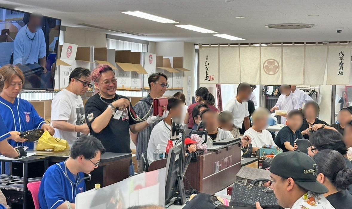 俺オク8周年会　参加者に握り寿司が振舞われた