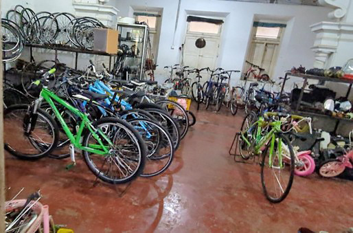 ワサビ　日本の業者から放置自転車を仕入れている