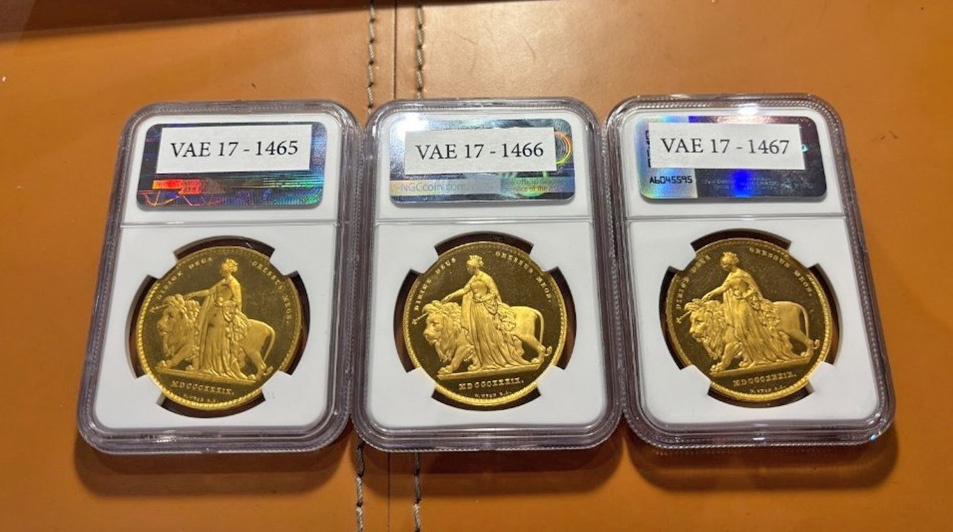 アンティークコインギャラリア　希少なイギリスのウナとライオン5ポンド金貨が3枚も出品