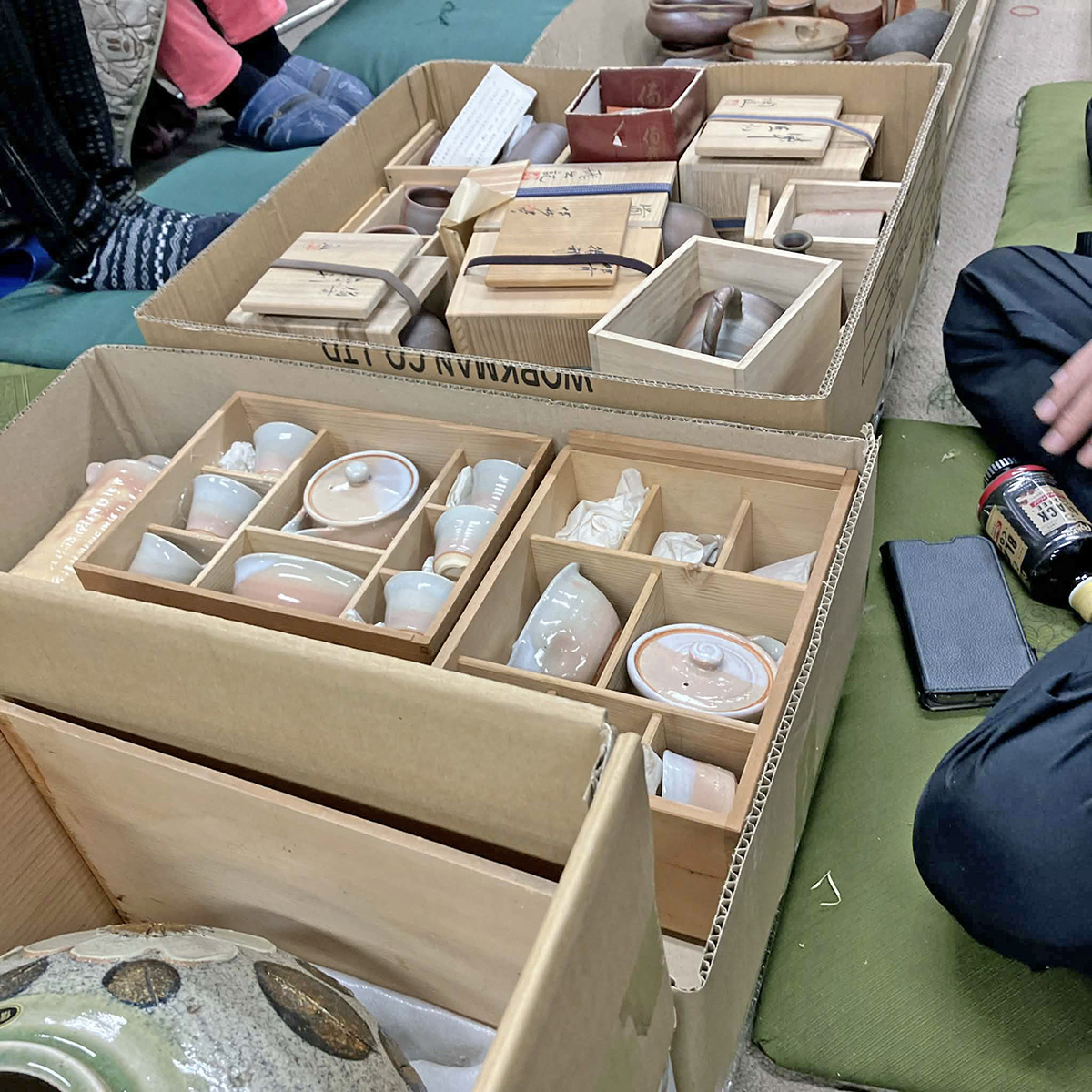 mint　市場によってざる（かご）の大きさも異なっていた