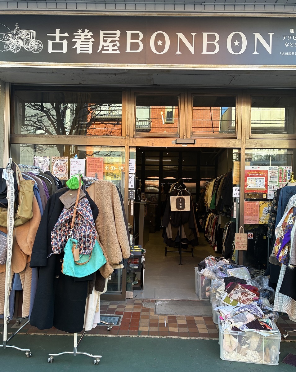 古着屋BONBON　古着屋BONBONの内観
