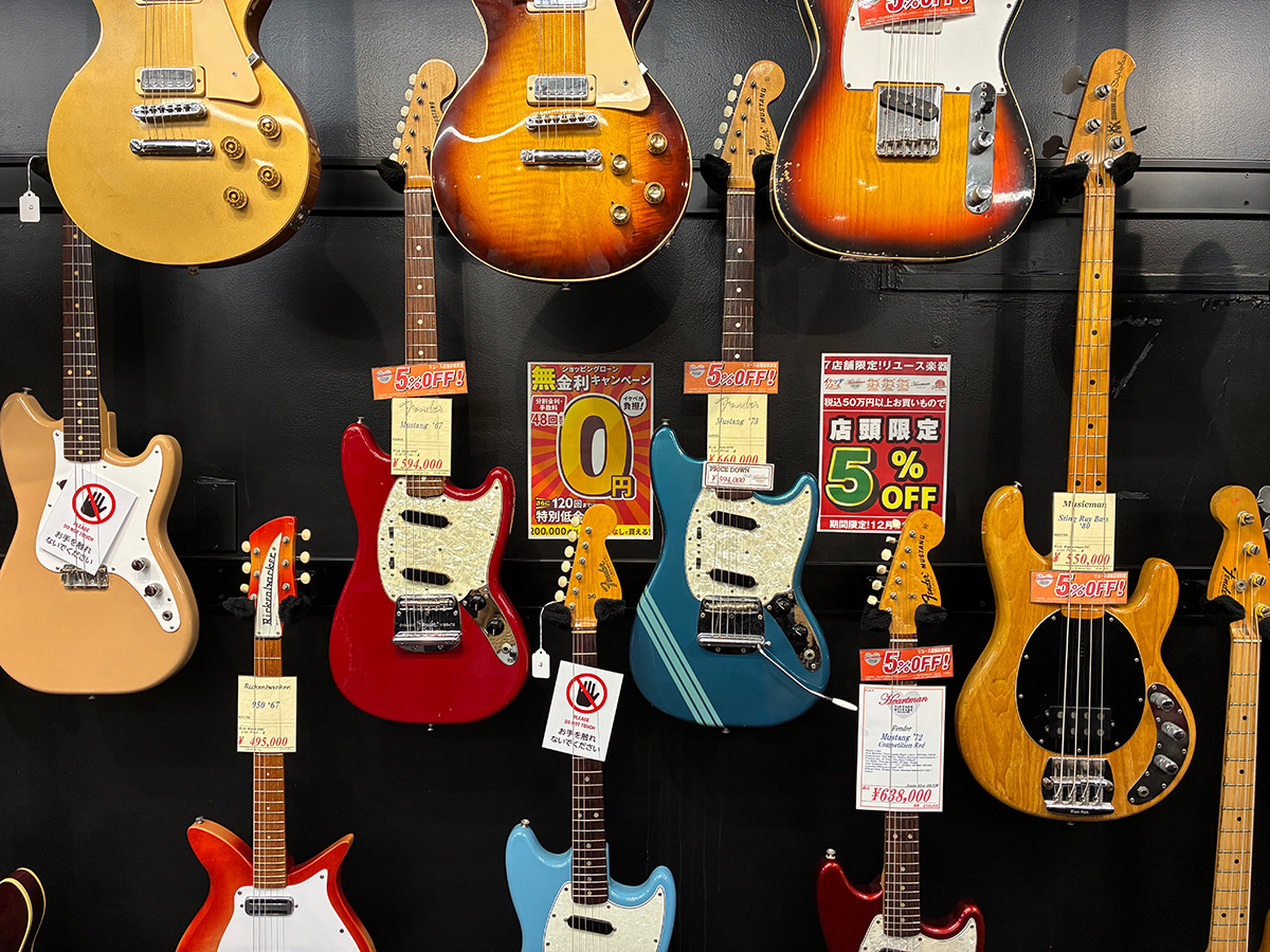 池部楽器店 店内のヴィンテージギター