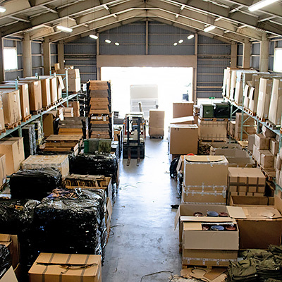 やまもと　在庫総数は、数十～数百万着にも上るという