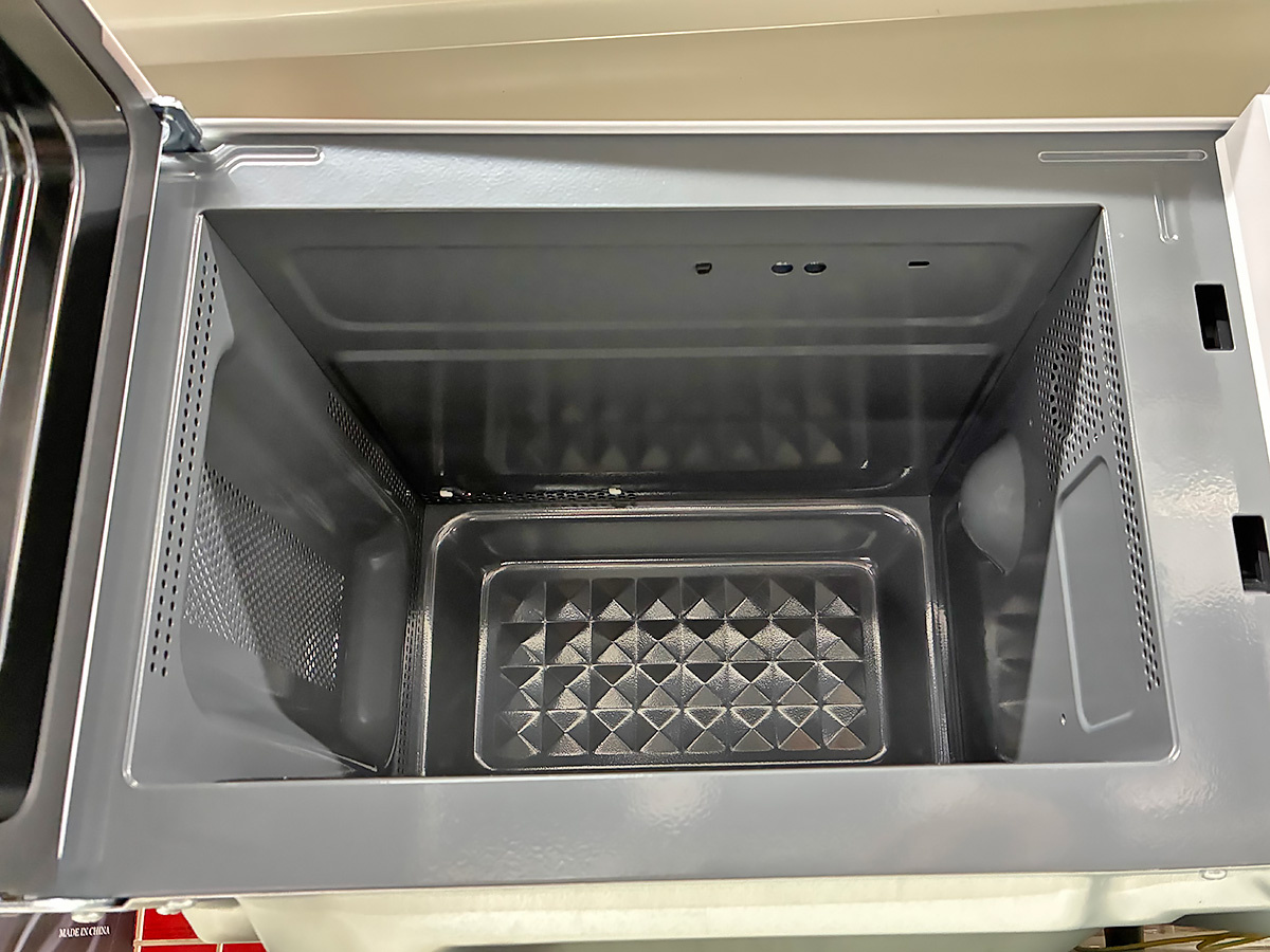 リサイクルマート　庫内まで清掃した電子レンジ