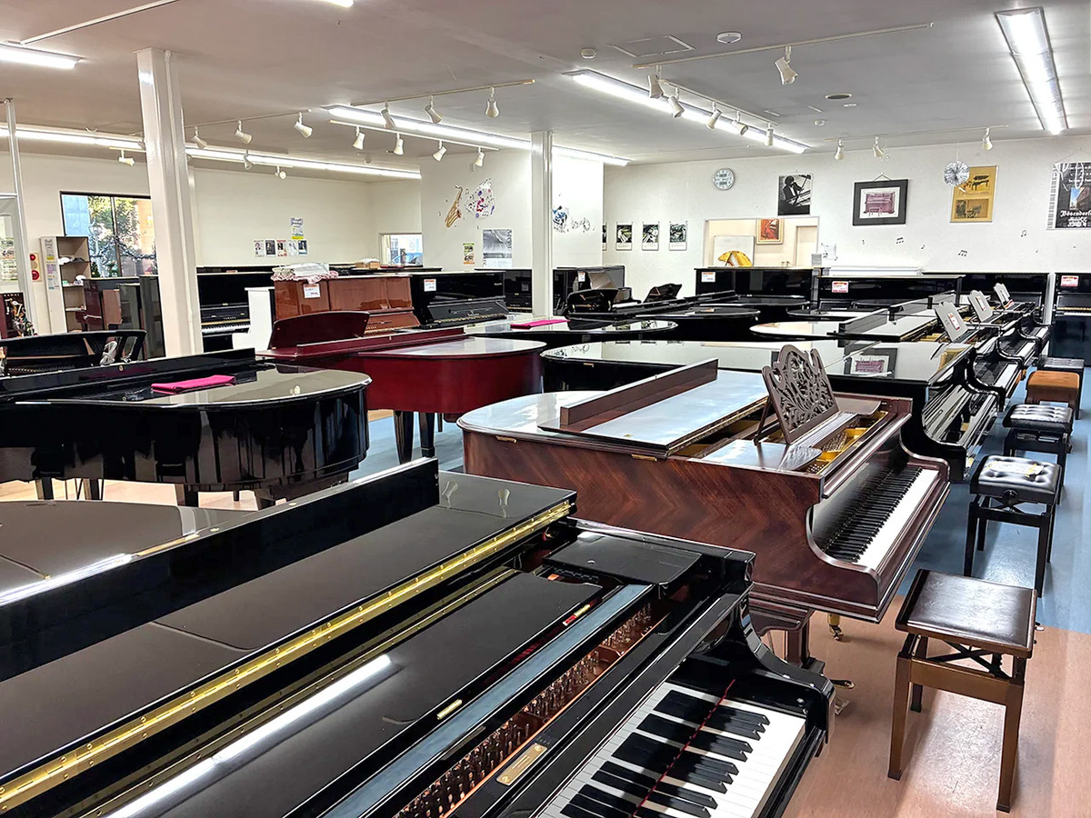 日本ピアノホールディング　ピアノアウトレット館の内装