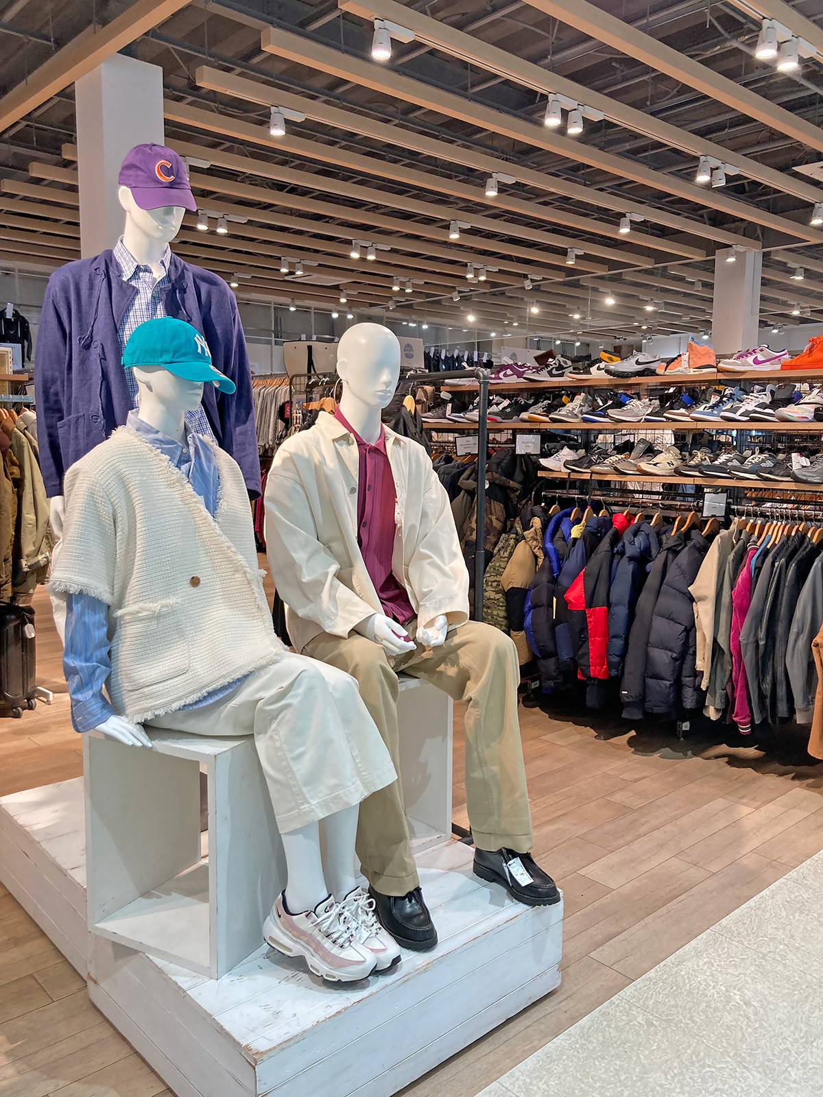 ゲオホールディングス　売り場の5分の2を占めるのが、古着をはじめとしたファッションアイテム