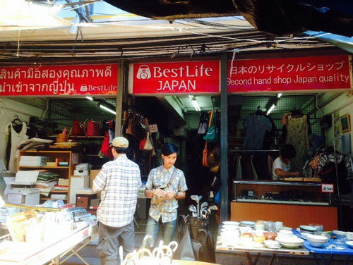 タイの1号店で低単価商品販売