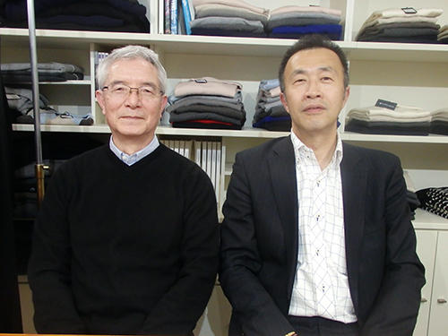 宇土寿和代表（左）、後藤広之開発部長