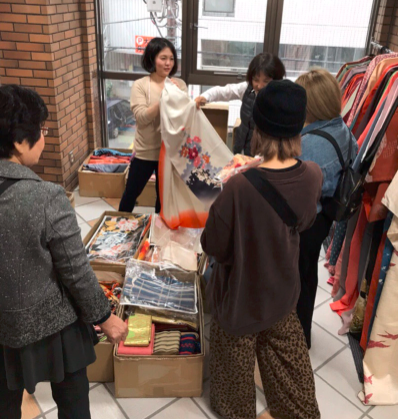 キモノ和楽市 常連客による着物フリマで1日に40万円売り上げる リサイクル通信