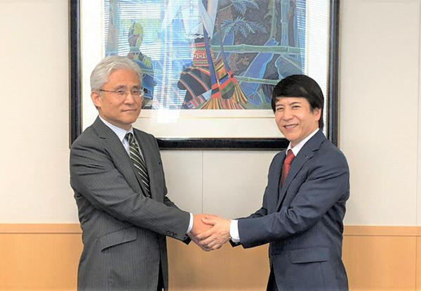 恩田義夫専務（左）と牟田成会長