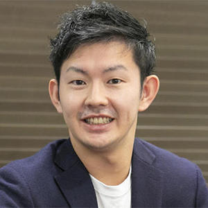 佐藤秀平 氏