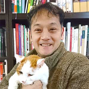 渡辺隆之代表と愛猫シュガー