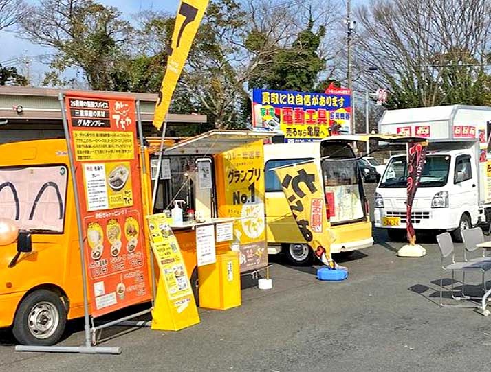 週末2〜3日間をパッケージとしてリユー ス店の店先で「リトライマルシェ」を開催