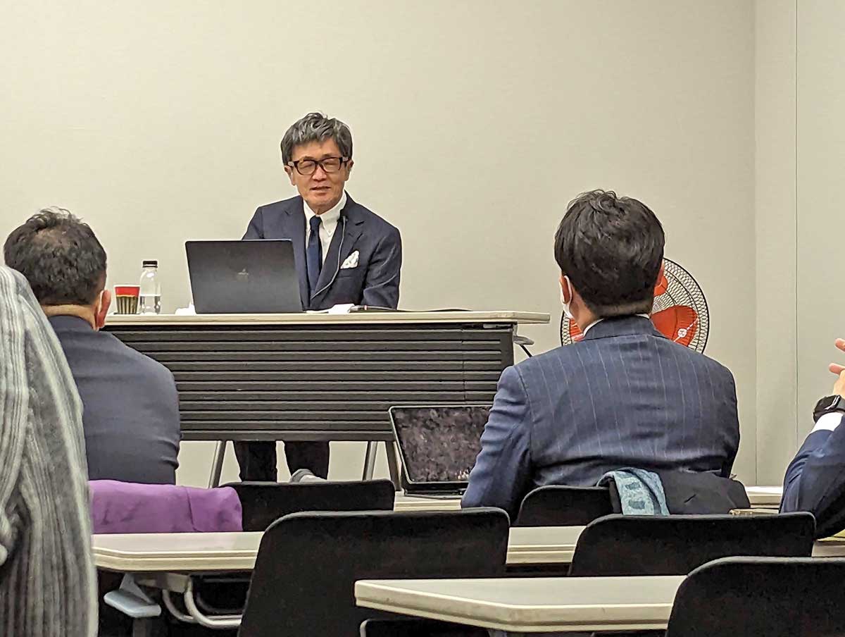 日本リユース業協会　講演会で話す中石和良氏