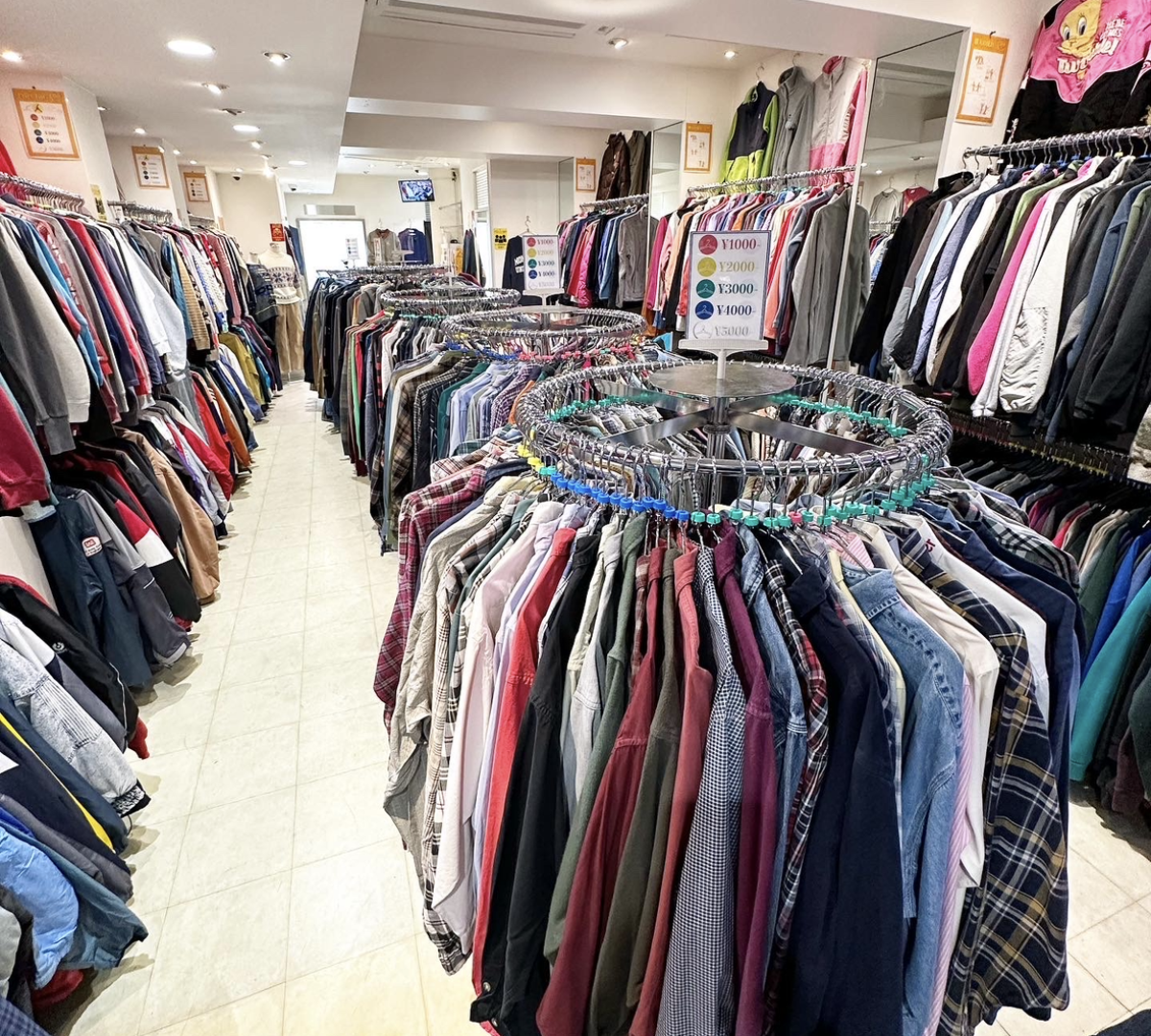 into 無人古着店