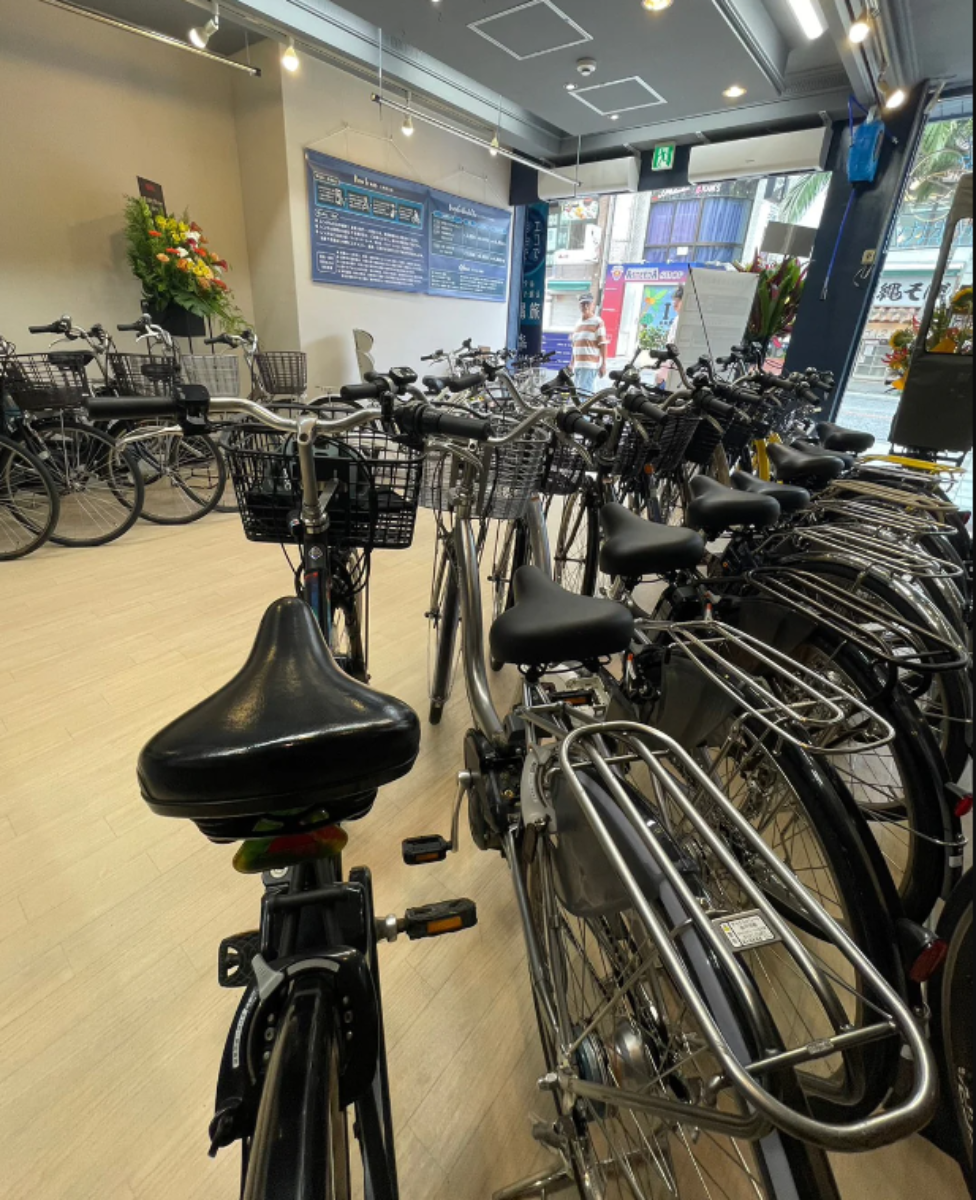 イーチャリティ 沖縄店店内