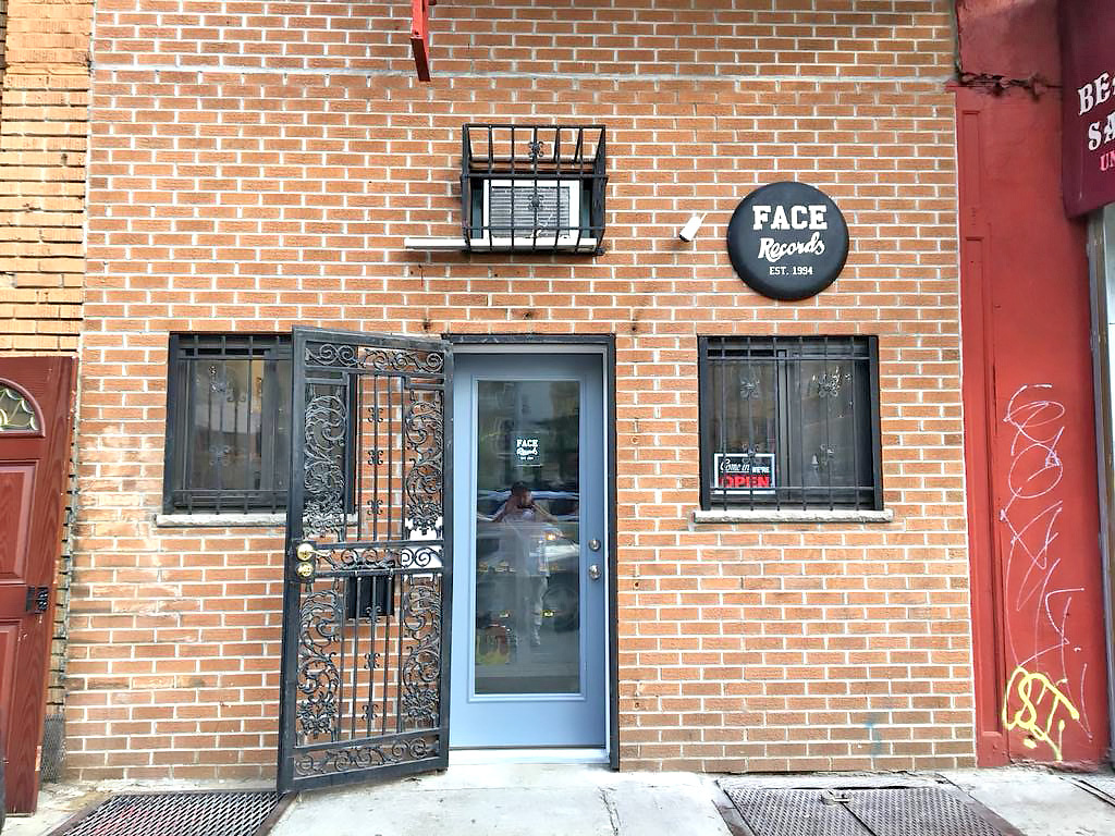 FTF　レンガ壁のブルックリンの店舗