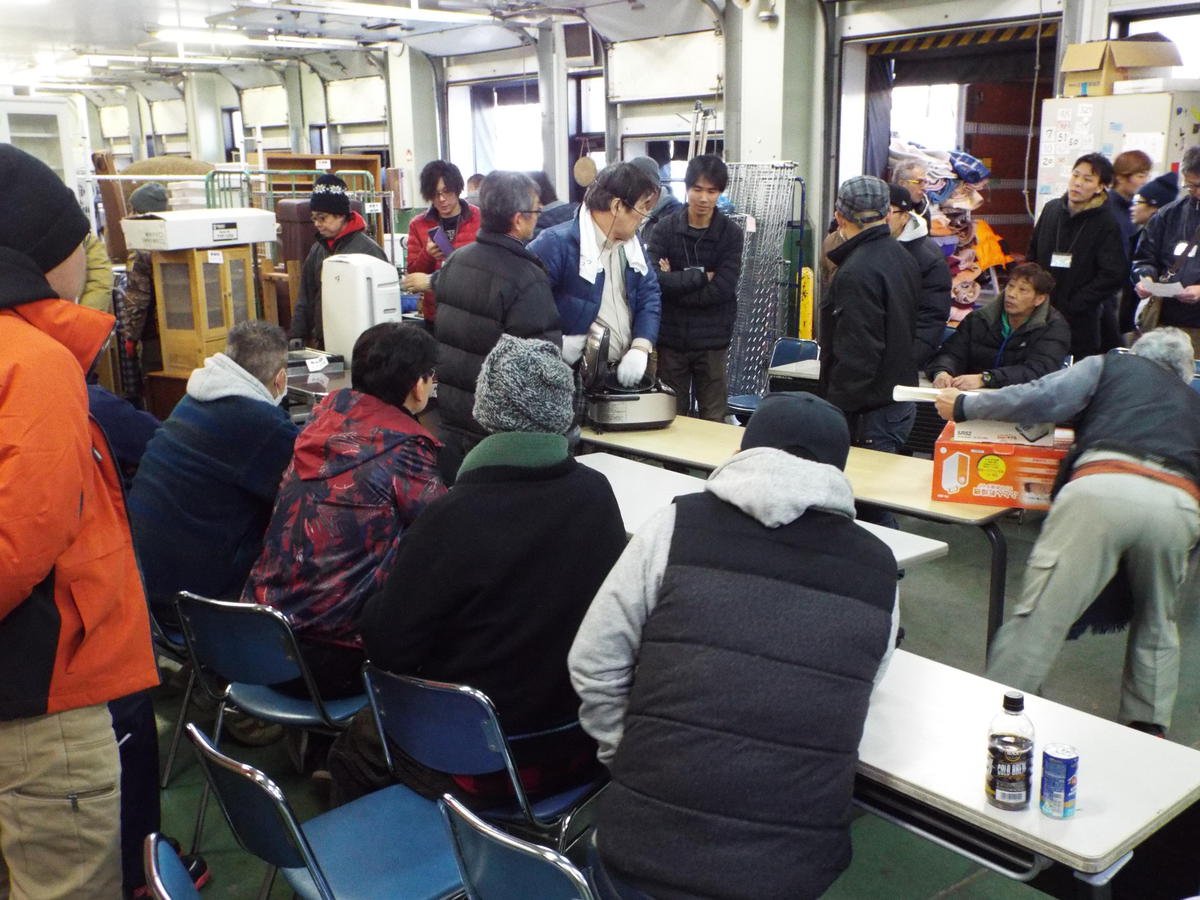 センターテーブル【店頭取引限定】【中古品】早い者勝ち！?足立区近郊 