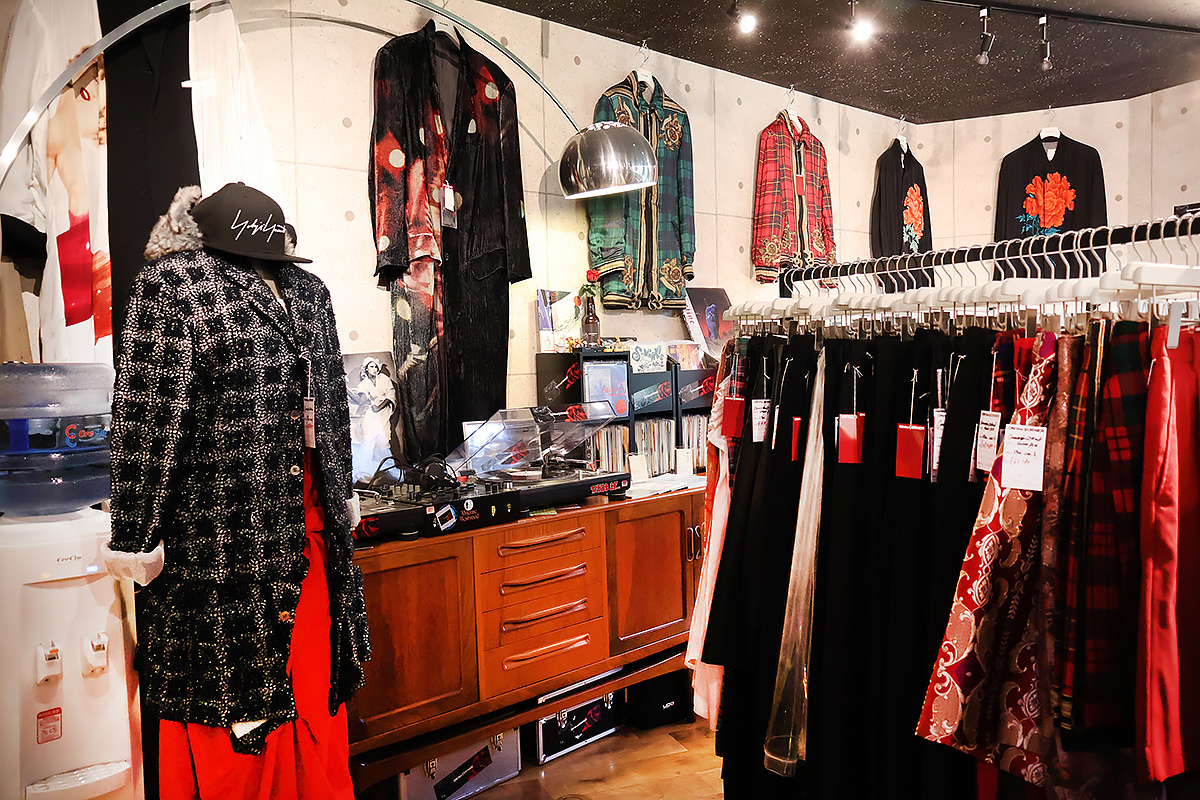 ONtheCORNER　商品がぎっしり陳列された店内