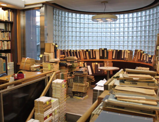 西田書店　2F書道